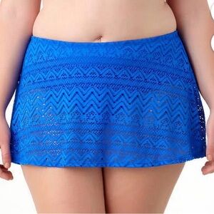 3X Catalina Blue Fire bathing skirt. Sexy lace cutout shirt w flattering undies.